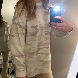 ✨NWT Camo American Eagle Crew 💕